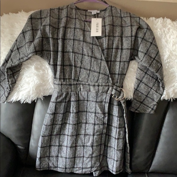 Dress - Picture 6 of 7